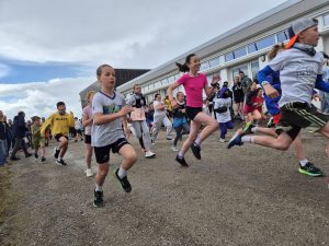 Courses des Jeunes et la marche, hier, lors du Trail de la Passe-Pierre en Baiede Canche.