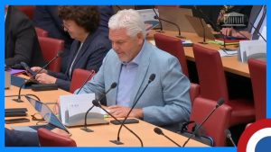 En Commission des affaires économiques, j’ai alerté la ministre de la Mer surl’avenir de la pêche …